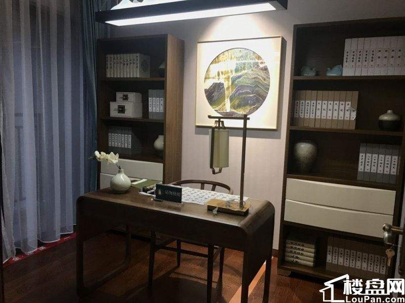 五象湖旁秀田小学,双地铁,102平四房两厅两卫海怎么样营小学图片
