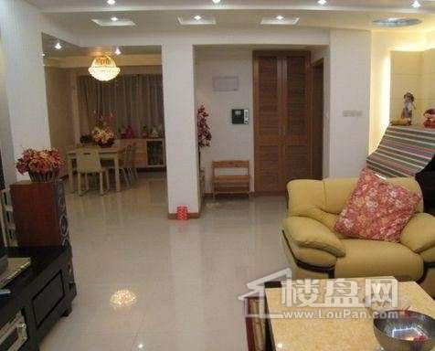 卓达东临国仕山南邻雅清苑4居室带电梯不