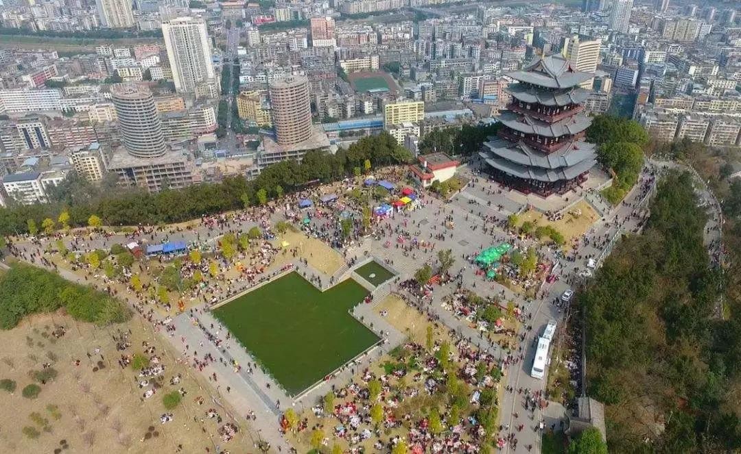 你可以享受文体设施完备的望王山