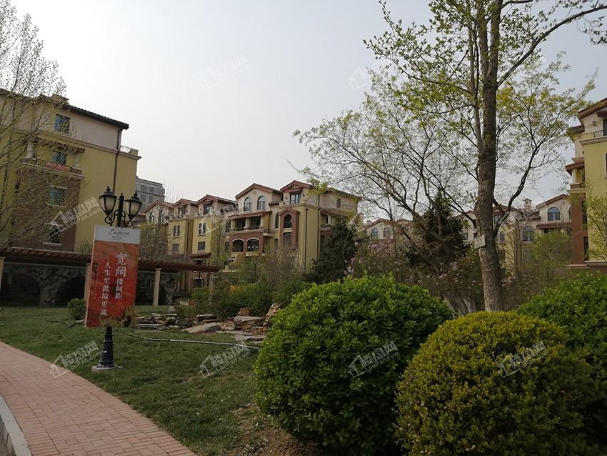 香河世茂香颂项目在售两居室三居室,均价11000元-香河