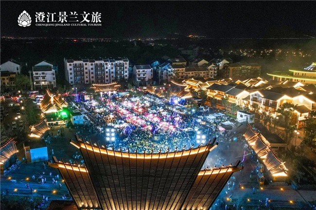 星光夜市 每天开启 开启时间:每天17:30-23:00 地点:抚仙湖·广龙小镇