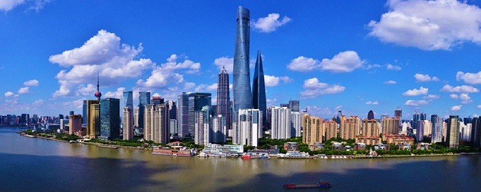 上海中心大厦,巨型高层地标式摩天楼建筑,螺旋式上升的造型延缓了风力