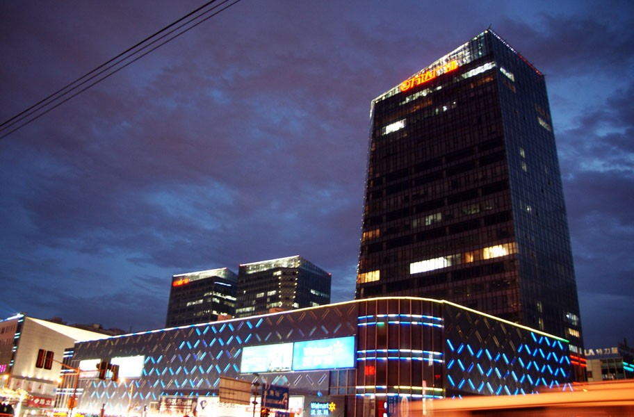 2006年诞生的首个第三代万达广场——上海五角场万达广场.jpg