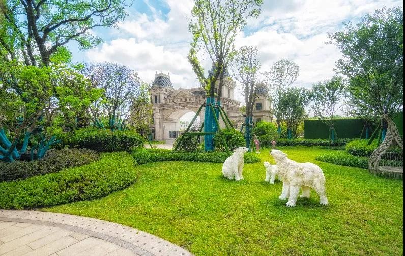 恒大悦澜庭秋日图鉴:楼上看湖景,楼下逛花园~-九江