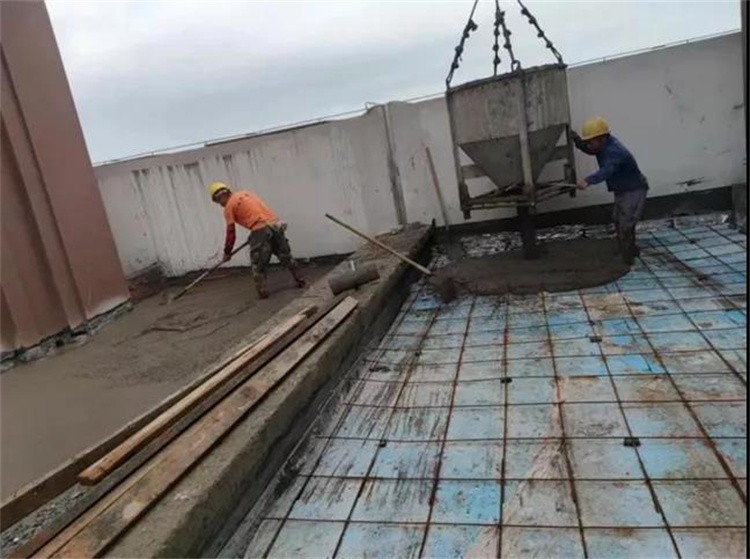 9号楼屋面防水保护层施工.jpg