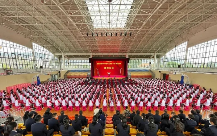 市教育体育局局长杨春权,曲靖市人民政府教育督导委员会总督学魏学勇