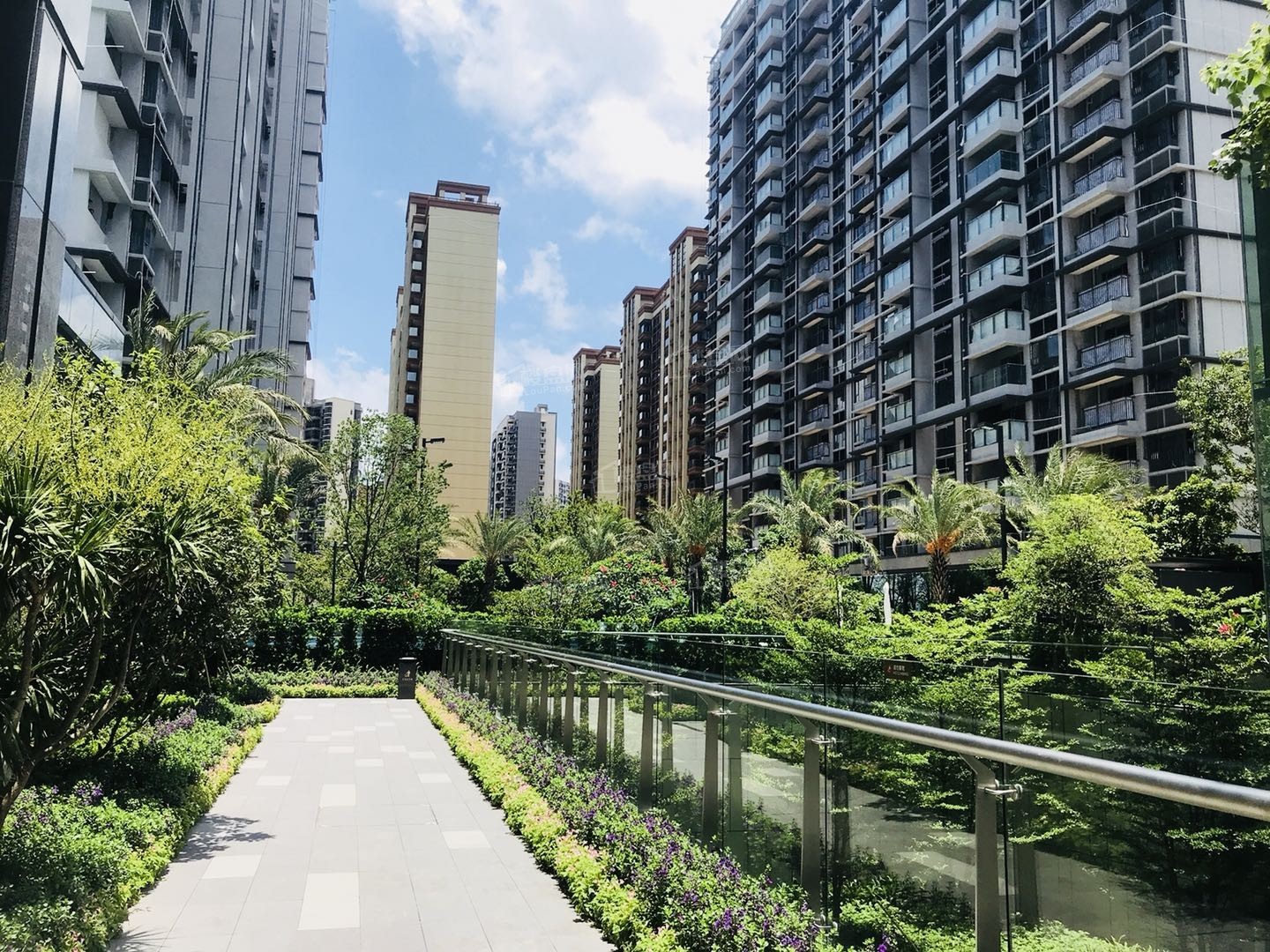 仁恒河滨花园