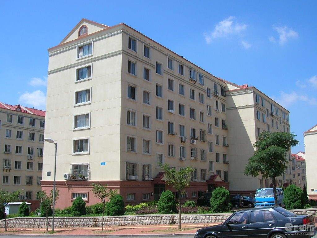 威海新房 环翠区新房 > 新西城   2600/㎡荣成市港西镇政府东南30米