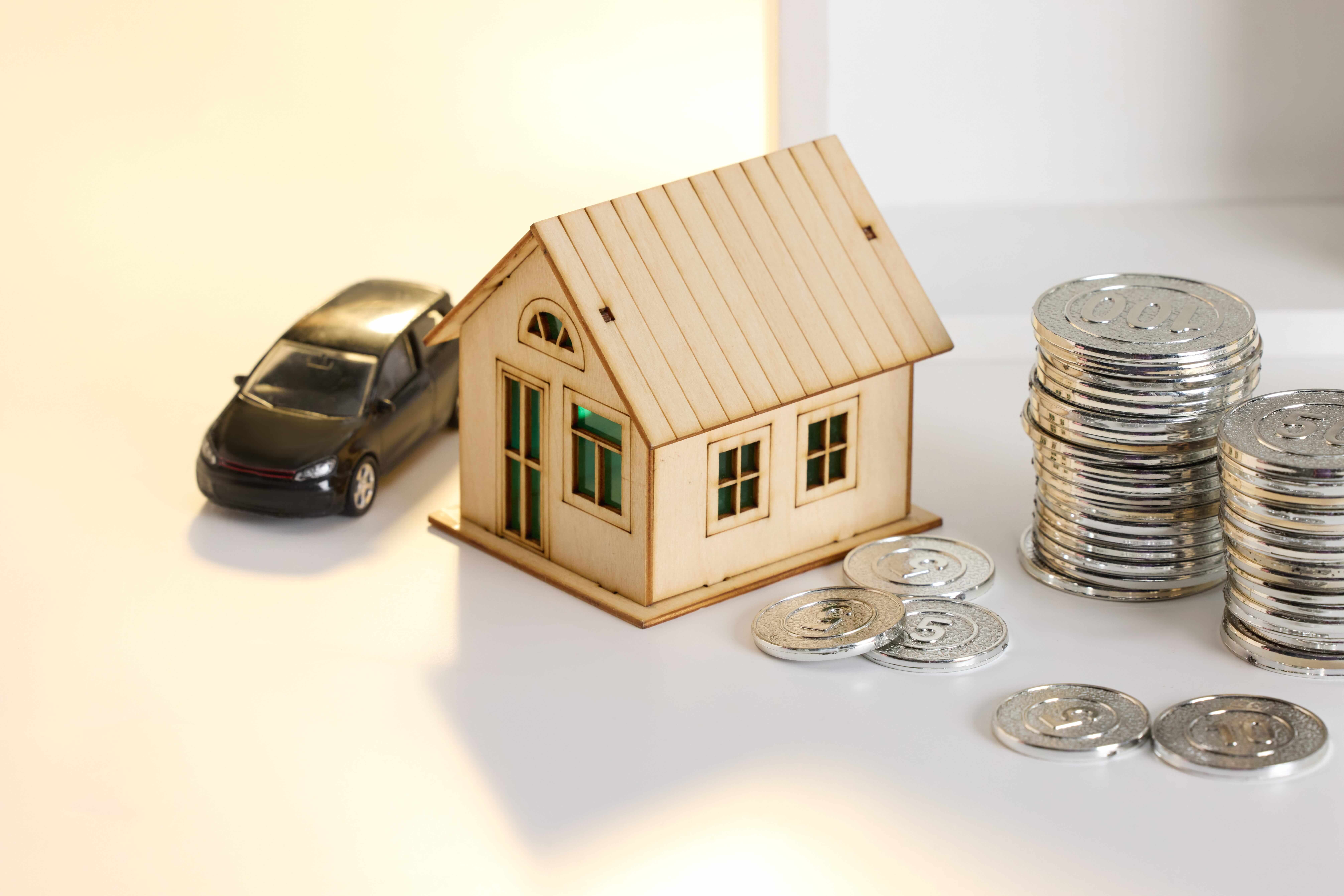 Guo Jiawen sold his luxurious mansion in Kowloon Tong on March 18th, marking the change of ownership of his nine-year love nest