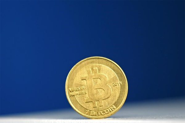 Bitcoin returns to above $82,000, volatility hits 7-month high! Standard Chartered still sees Bitcoin reaching $200,000 by the end of the year