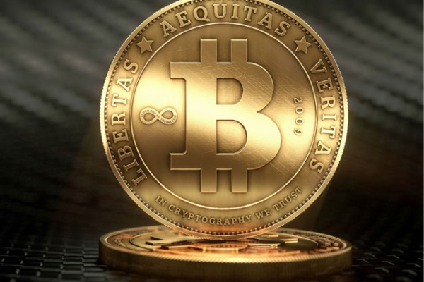 Bitcoin spot ETFs saw a net inflow of $390 million yesterday, marking eight consecutive days of net inflows