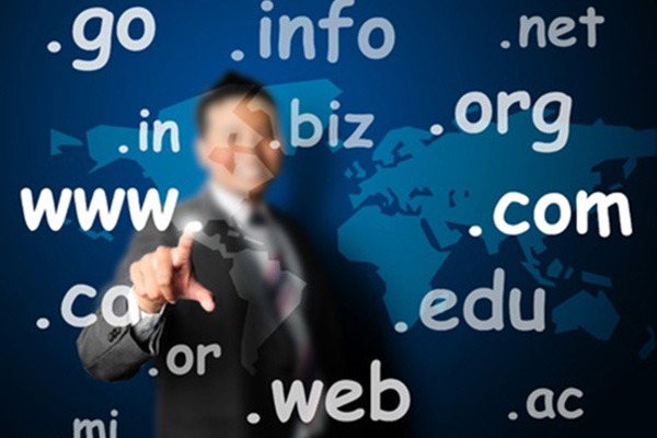 What's the difference between .cn and .com domain names?