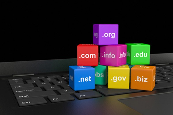 Which is better, an international top-level domain (gTLD) or a country code top-level domain (ccTLD)? What are the advantages of using a ccTLD?