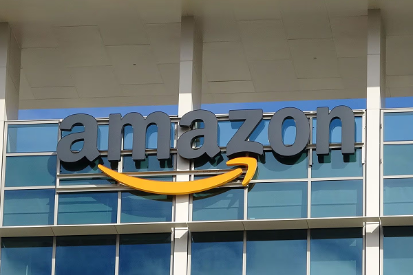 Amazon releases AI chip Trainium 3; cryptocurrency mining companies pivot to participate in the 
