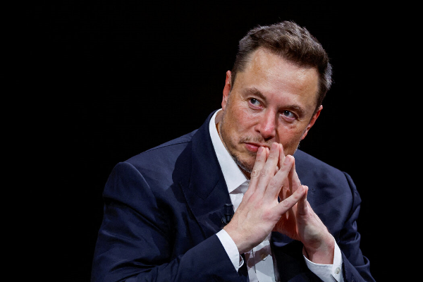 Musk: Artificial intelligence and robots will enable sustainable income for everyone.