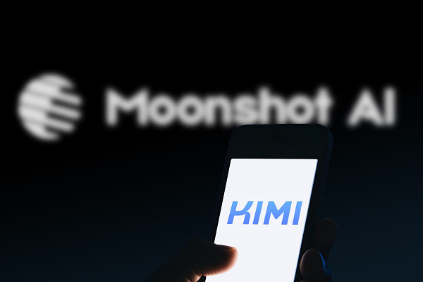 Kimi完成5亿美元新融资，杨植麟:账上有超百亿元人民币