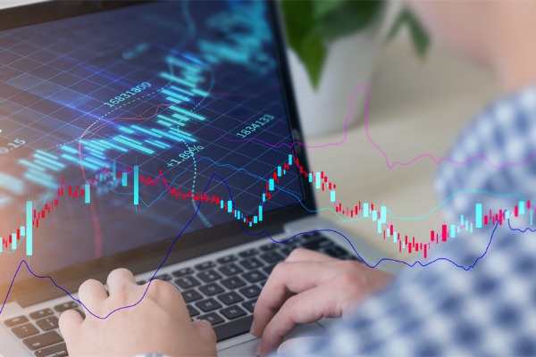 The world's first large model stock is born! Zhipu's market capitalization surpasses HKD 52.8 billion on its first day of listing!