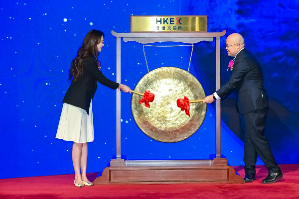 市值近900亿港元!MiniMax上市，AI大模型进入“上海时刻”