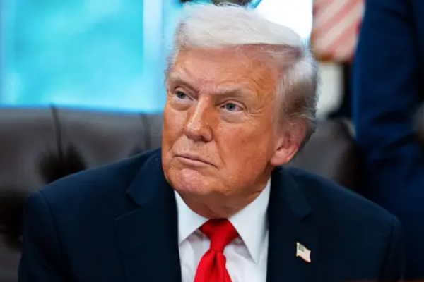 特朗普发表对欧关税言论，黄金突破新高，比特币短时下跌