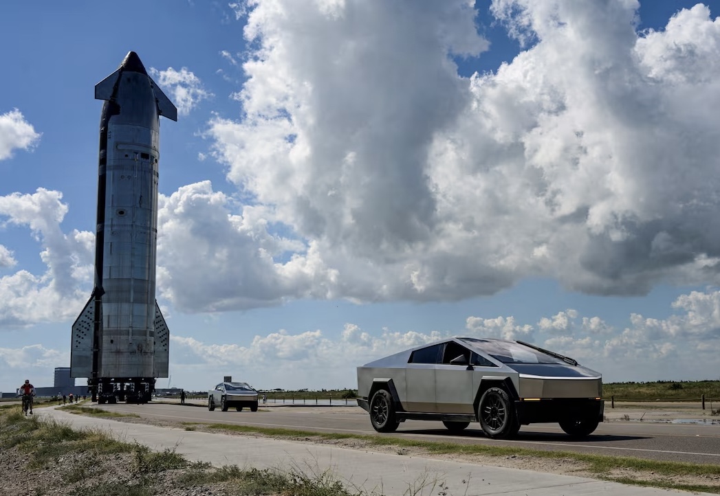 SpaceX据悉正考虑与特斯拉或xAI合并