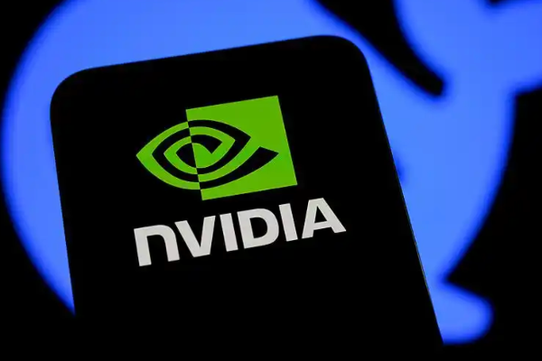 英伟达创十个月最大跌幅 市值蒸发近2600亿美元