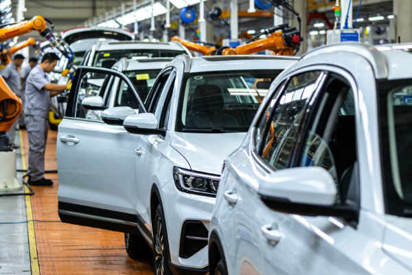 BYD's net profit of 32.6 billion yuan in 2025 drops by 19%, with exports surpassing one million vehicles for the first time becoming a highlight