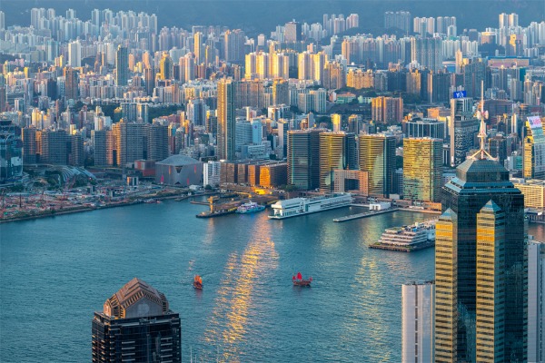 What things must mainlanders prepare for traveling to Hong Kong?