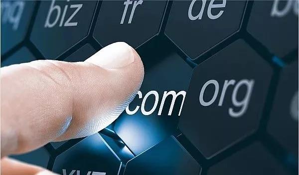 How to choose a good domain name for the website?