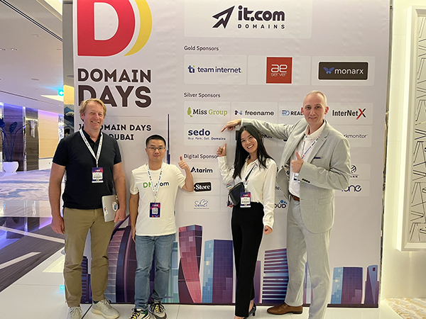 Go to the world! DN.COM was invited to participate in the first Middle East Domain Conference!