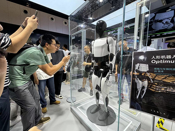 Humanoid Robot Explodes, Surplus.ai Sells for $36,000