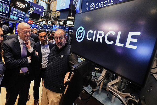 Stock.ai domain name sold at a high price through DN.com, tapping into the 