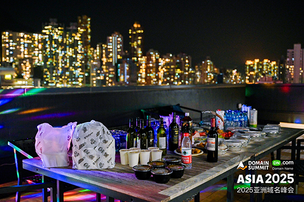 全球百位大咖齐聚香港!DN.com成功举办2025亚洲域名峰会!