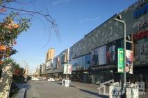 保利紫荆公馆项目西北侧400米吾悦广场沿街商铺
