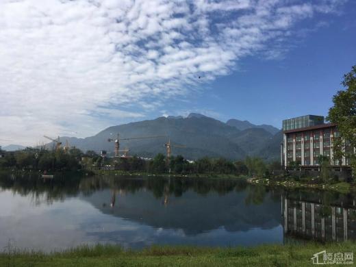 峨眉·见山府实景图