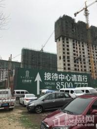 龙腾香格里项目在建高层