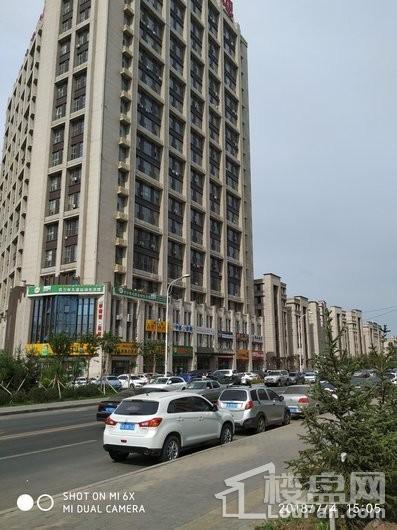 总部基地·金融第五城项目高层临街全景图