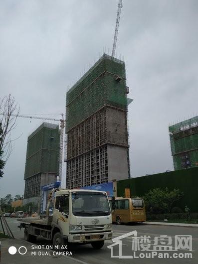 中国铁建西派府项目临街高层