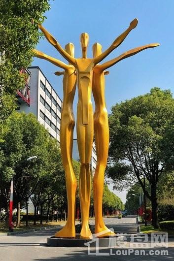 罗森宝北郊商墅雕塑