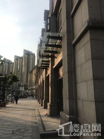 融创香溢花城小区店铺