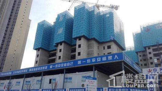 龙湖西府原著A2#楼工程进度约建至第13层