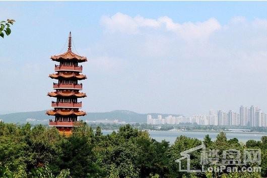 中海·熙岸华府东南方向2公里云龙湖风景区