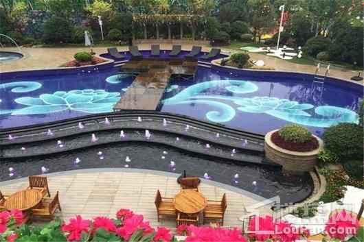 碧桂园·宁国首府室外园林双泳池