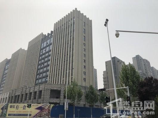 东方银座在建工地