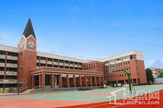 西派城龙江路小学