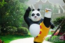 碧桂园海昌天澜项目内熊猫雕塑