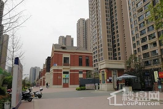 中粮珑悦锦云附近商业街