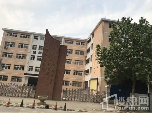 蓝光雍锦半岛周边学校