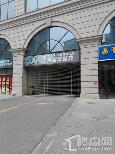 中国·石家庄·塔坛国际商贸城停车场入口拍摄