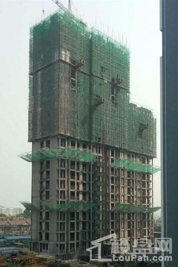 三奕润城10#楼1单元封顶、2、3单元施工至22层