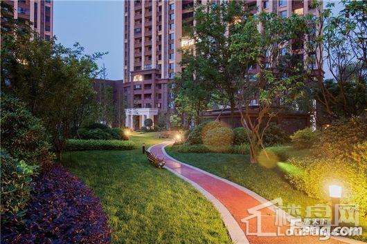 西派泊玥一期园区绿化夜景（2016-5）